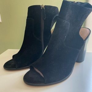 Caslon Open toe suede bootie